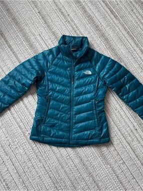THE NORTH FACE WOMEN'S 550 DOWN FILL PUFFER JACKET SIZE XS! USED! Outdoors